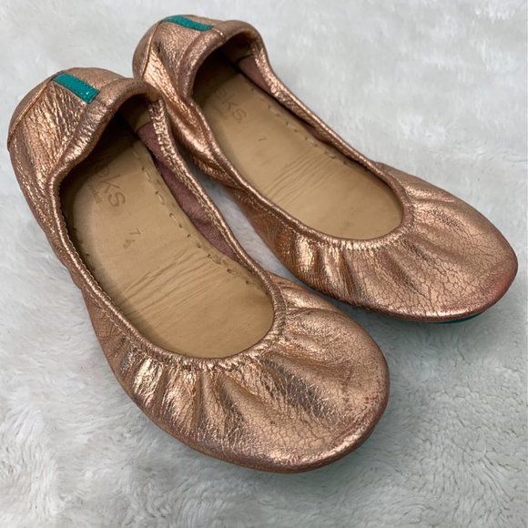 Tieks Shoes - Tieks Women's Rose Gold Crackle Flats Size 7 Great Condition